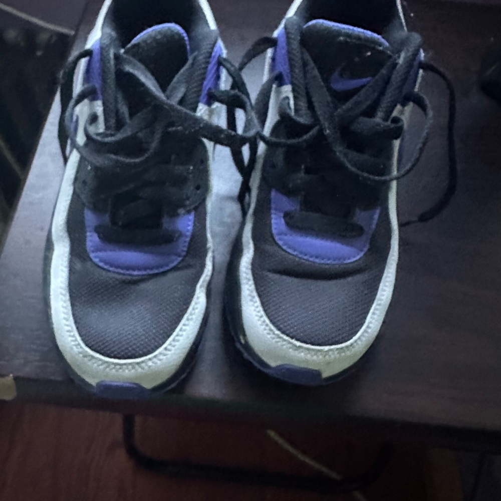 Girl Nike shoes 4Y